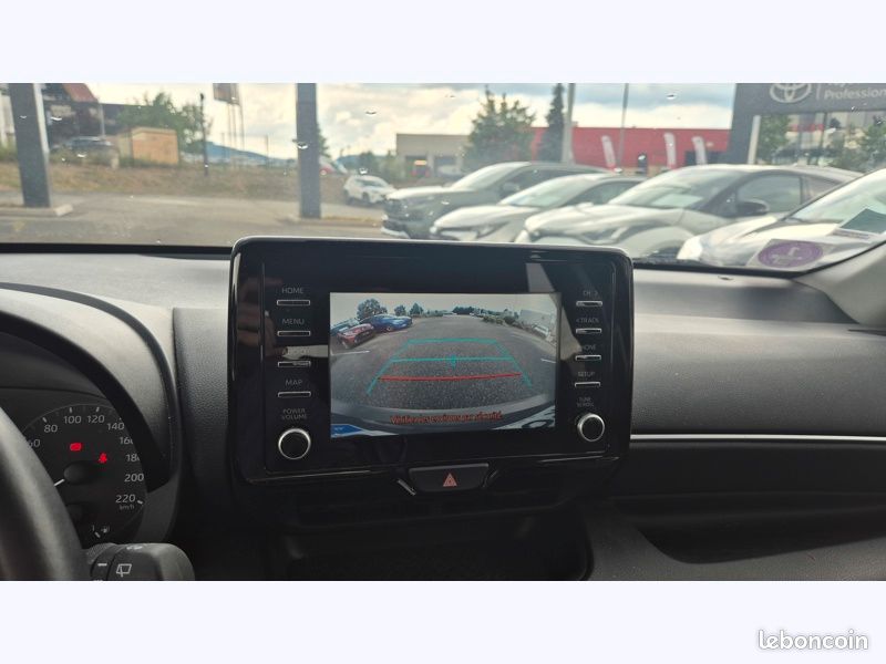 Toyota Yaris 70 VVT-i Dynamic (image 13)