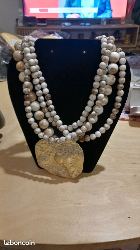 Collier Vintage Biche De Bere - En Bronze, Joli Pendentif, Bijou Ancien Occasion
