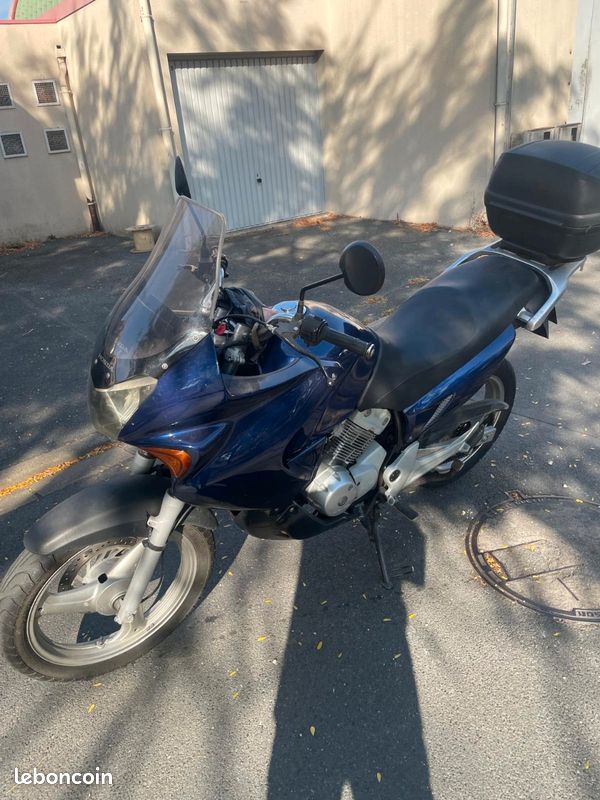 Moto HONDA Varadero 125 (image 2)
