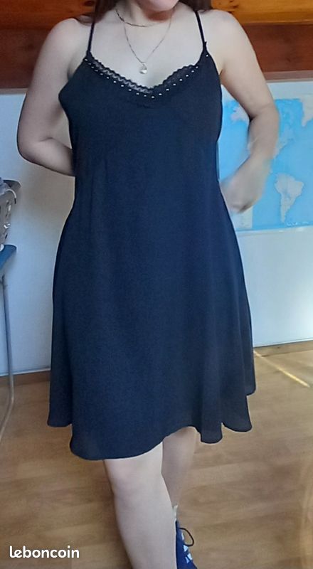 Robe Noire Dentelle Pimkie Neuve - Taille 36/38 (S/M) - Genou - Manches Courtes - Cocktail