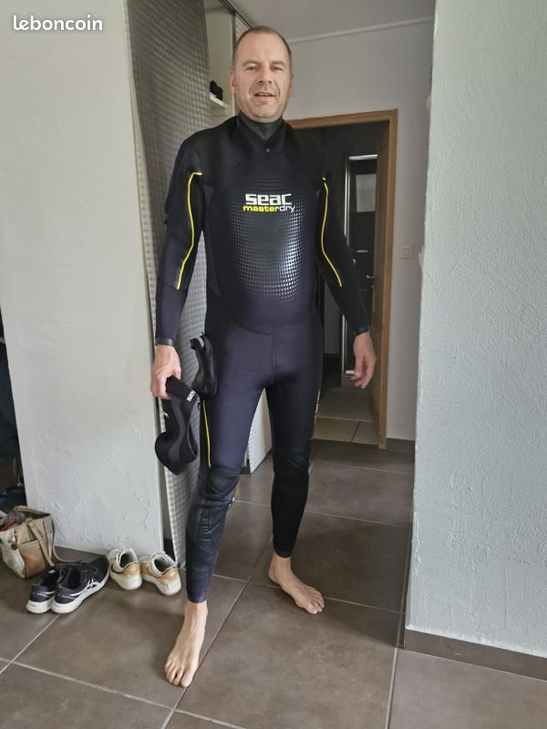 Combinaison plongée semi-étanche XXL 7mm et cagoule (image 1)