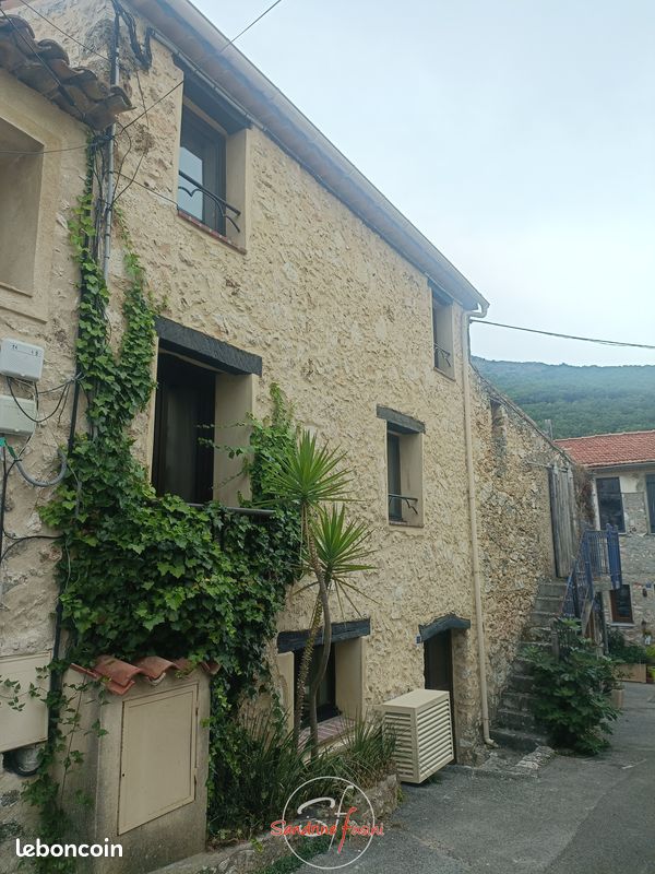 Maison 3 pièces 82 m² · à Bouyon · 82 m² · 1 200 €