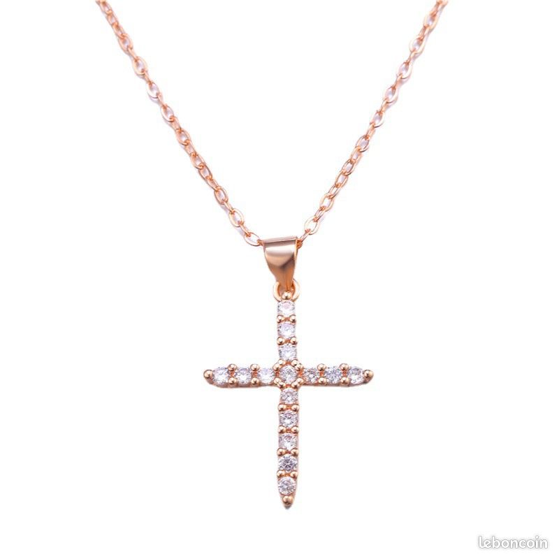 Collier pendentif géométrique classique minimaliste européen et américain, unisexe, en cuivre électroplaqué préservant la couleur, orné de micro-zircons. Référence HS002 (image 9)