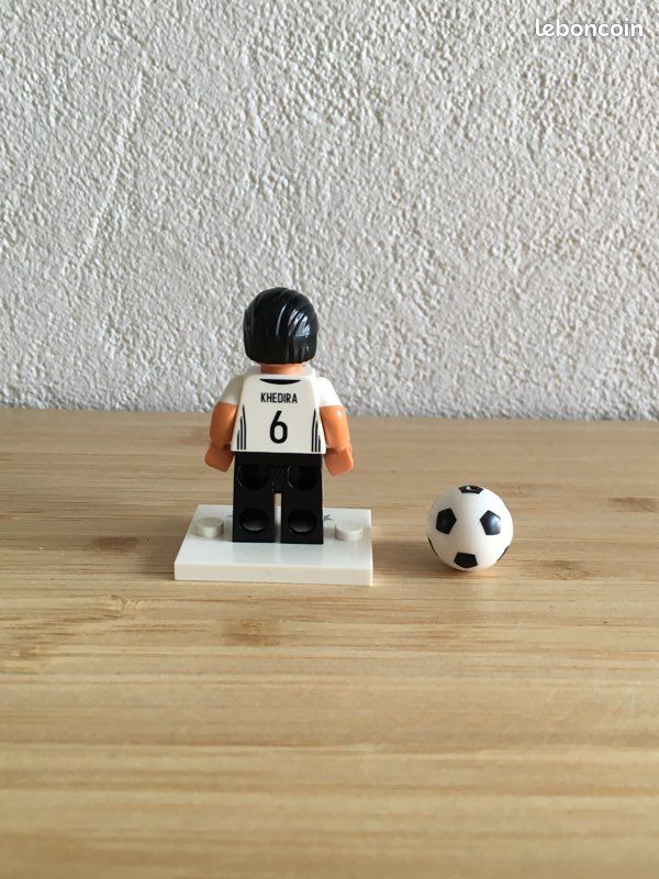 Lego Mannschaft #6 Sami Khedira (image 3)