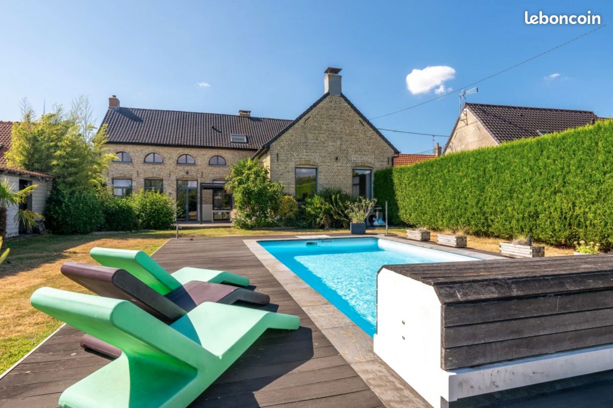 Maison 8 pièces 244 m² · à Steene · 244 m² · 549 000 €