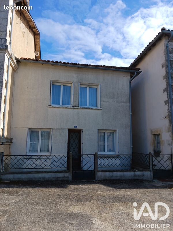 Maison 6 pièces 118 m² · à Saint-Secondin · 118 m² · 34 000 €
