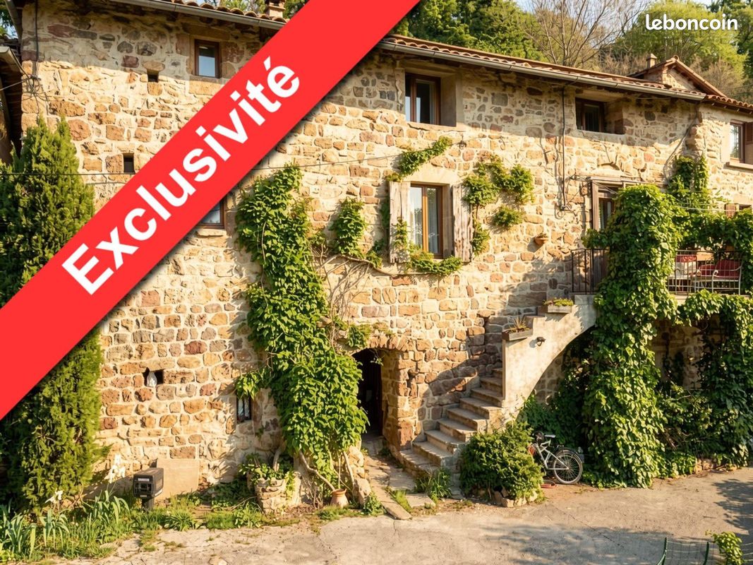Maison 8 pièces 233 m² · à Vals-les-Bains · 233 m² · 410 000 €