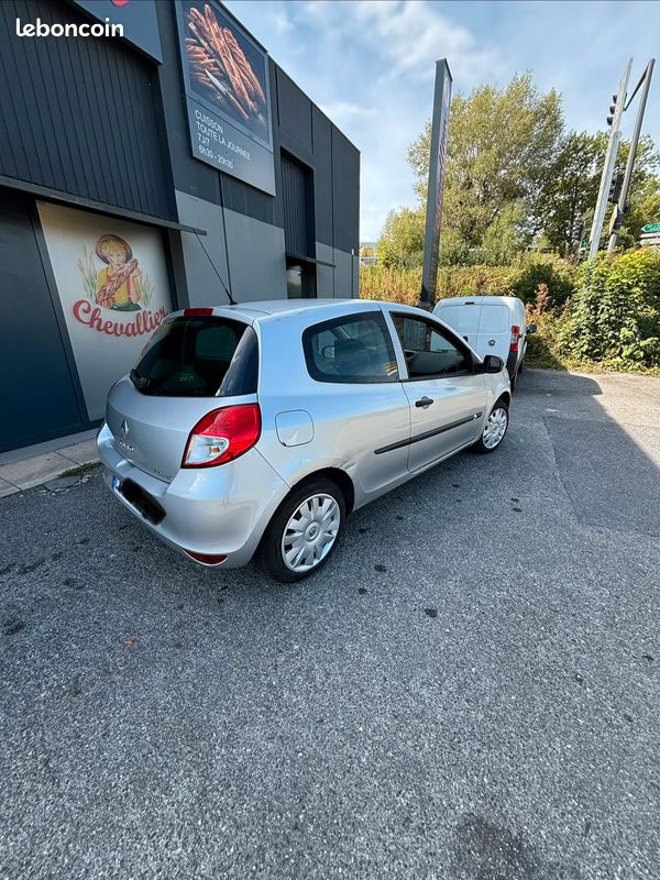 Clio 3 (image 2)