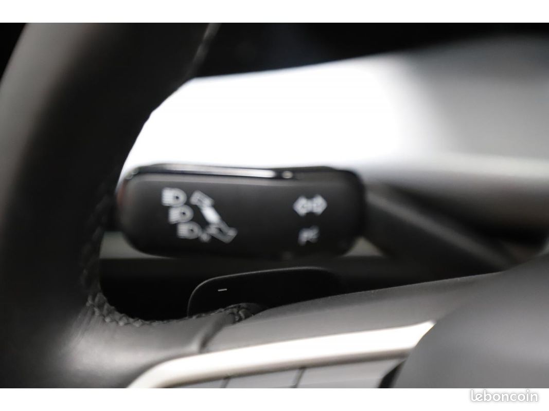 VOLKSWAGEN GOLF VIII 2.0 TDI 150 Life Goal - DSG 7 (image 33)