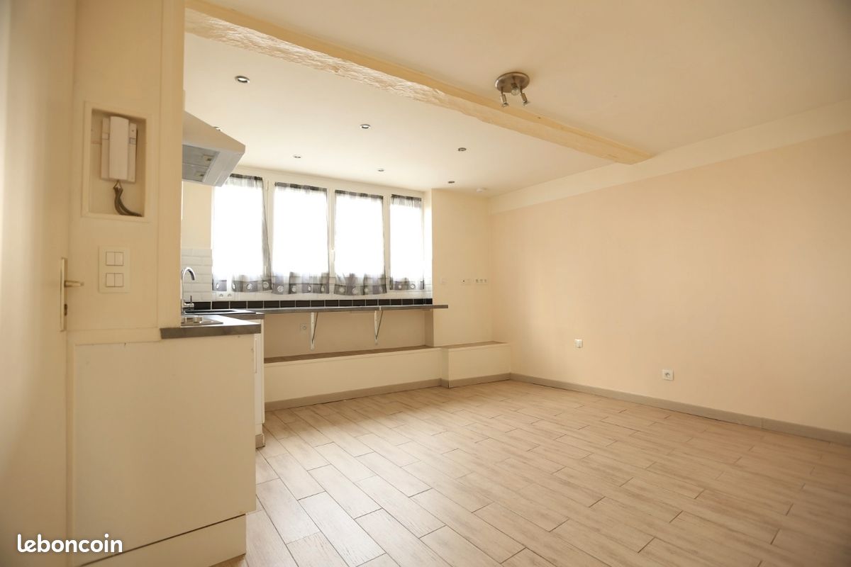 Appartement 2 pièces 28 m² · à Clermont-Ferrand · 28 m² · 528 €