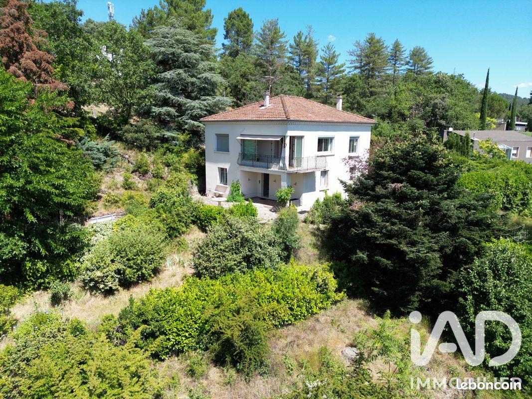 Maison 10 pièces 167 m² · à Aubenas · 167 m² · 215 000 €