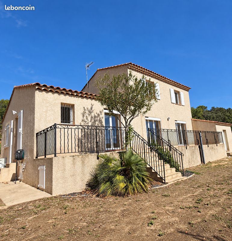 Maison 6 pièces 142 m² · à Rognes · 142 m² · 2 250 €/mois