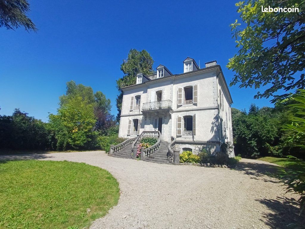 Maison 9 pièces 280 m² · à Louvie-Juzon · 280 m² · 421 000 €