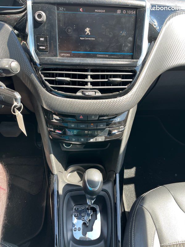 Peugeot 2008 130ch Boîte Auto Allure Entretien complet effectuer (image 7)