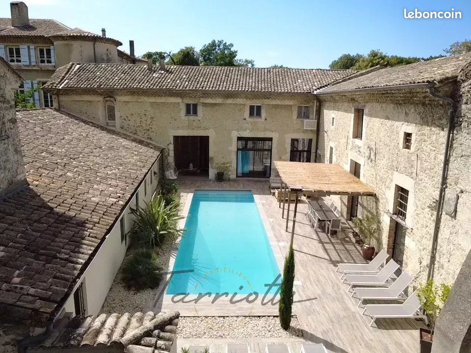 Maison 10 pièces 455 m² · à La Bégude-de-Mazenc · 455 m² · 895 000 €