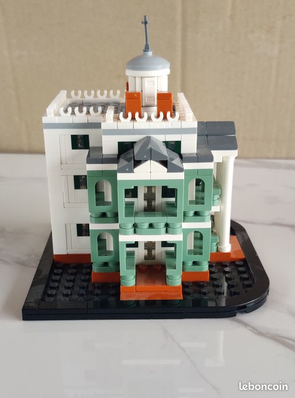40521 LEGO Mini Disney - Le manoir hanté de Disney miniature (image 2)