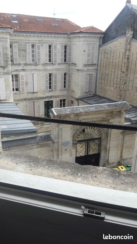 Appartement 1 pièce 48 m² · à Niort · 48 m² · 510 €