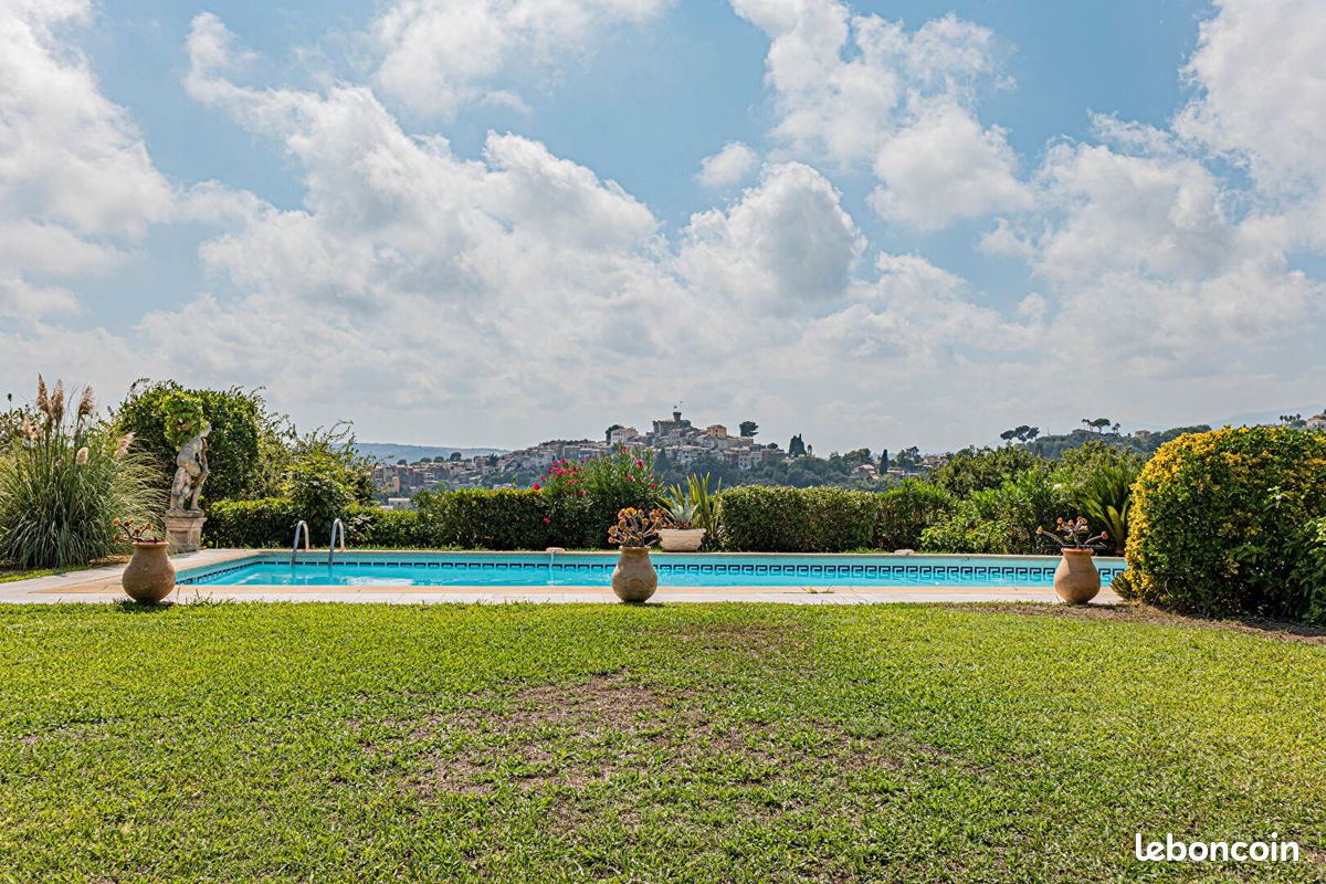 Maison 7 pièces 313 m² · à Cagnes-sur-Mer · 313 m² · 1 495 000 €