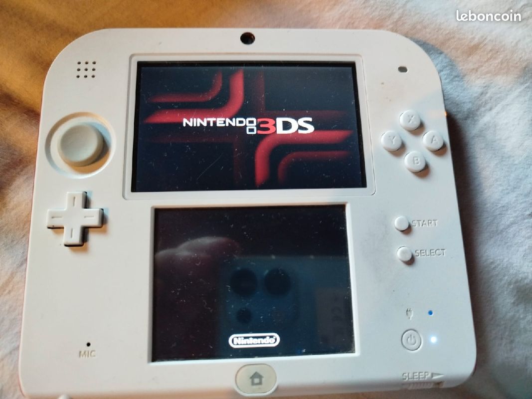 Nintendo 2DS Tomodachi life blanc et rouge Consoles