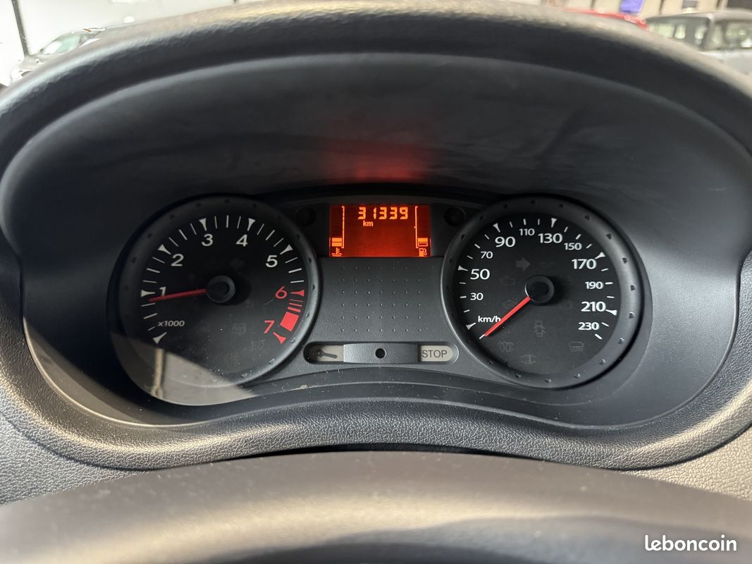 Renault CLIO III 1.2 16V 75CH 5P 30 800 KM 1 ERE MAIN PLB AUTO (image 21)