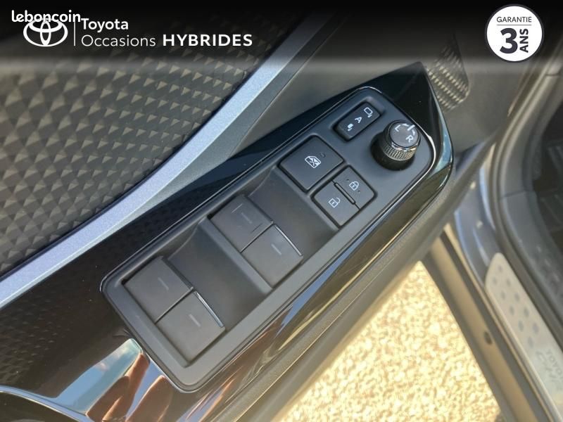 Toyota C-HR 184h Collection 2WD E-CVT MY22 (image 17)