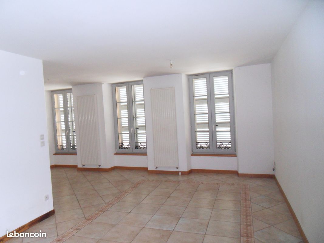 Appartement 5 pièces 139 m² · à Oyonnax · 139 m² · 1 108 €/mois
