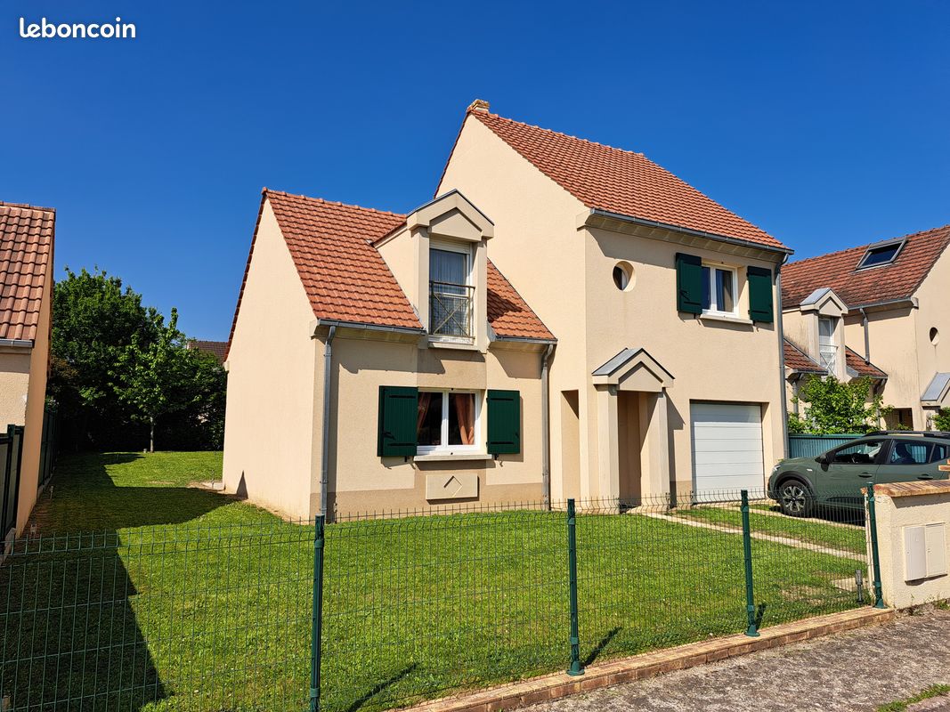 Maison 4 pièces 102 m² · à Saint-Pierre-du-Perray · 102 m² · 357 000 €