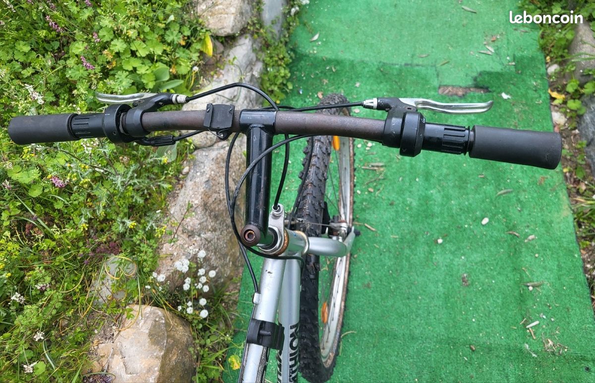 Velo VTT Décathlon Rocrider 3.20 (image 4)