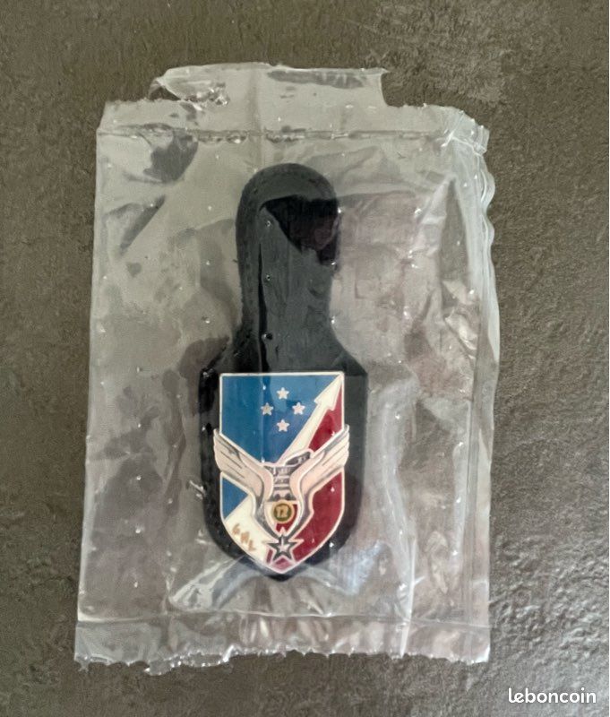 Insigne ALAT 12e GHL Trèves FFA - NEUF sous blister (image 1)