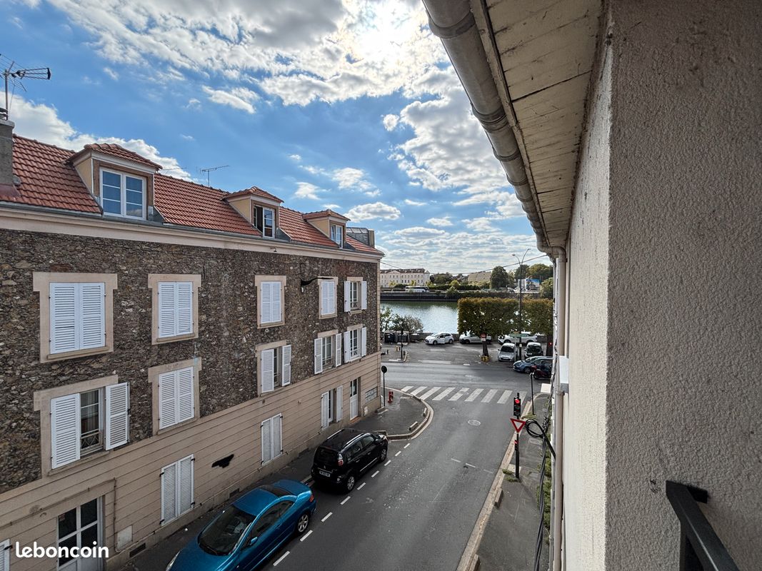 Appartement 3 pièces 43 m² · à Corbeil-Essonnes · 42,7 m² · 875 €/mois
