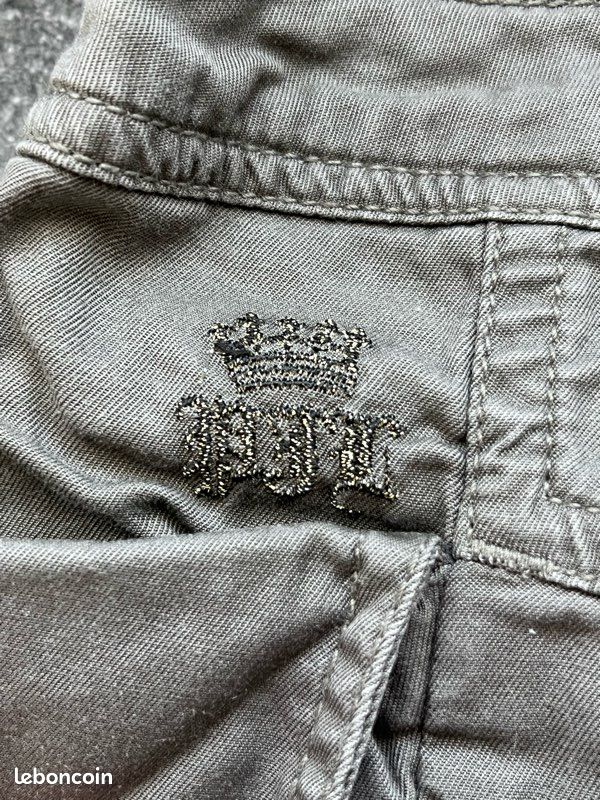 Short Pepe Jeans couleur vert kaki Vêtements