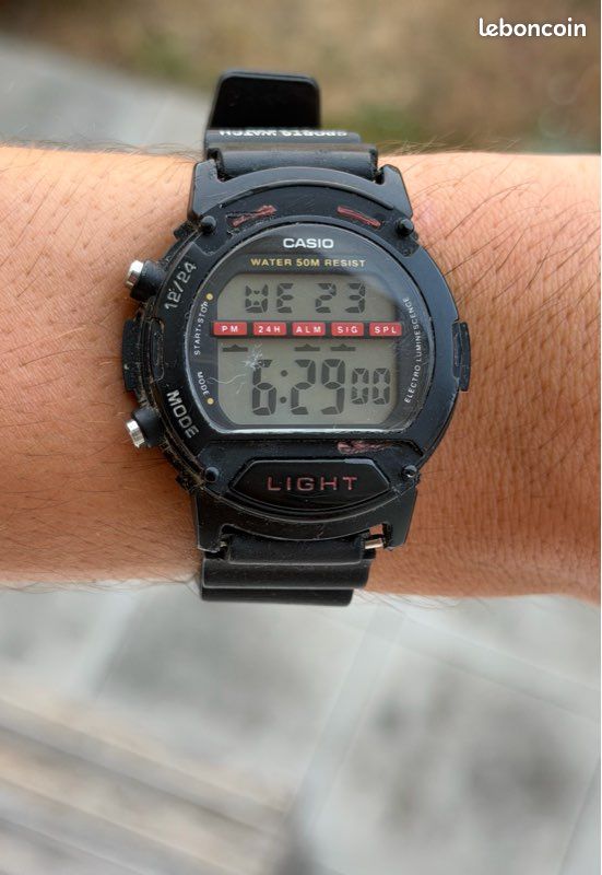 Montre digitale vintage Water 50M Resist – fonctionne parfaitement (image 1)