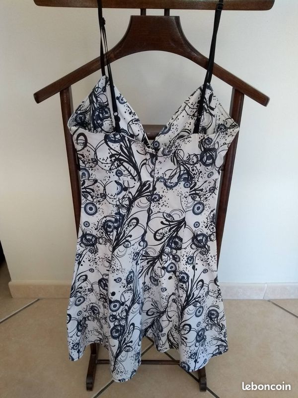 Robe a bretelles taille unique blanche et bleu (image 1)