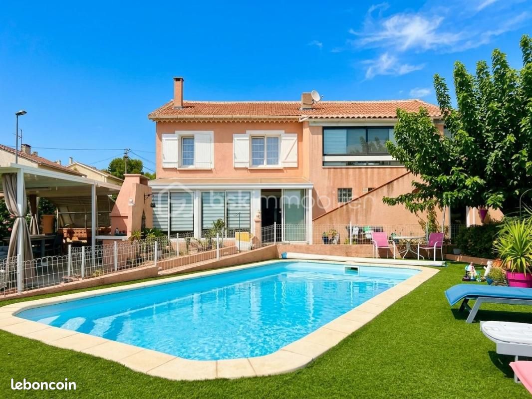 Maison 6 pièces 200 m² · à Six-Fours-les-Plages · 200 m² · 745 000 €
