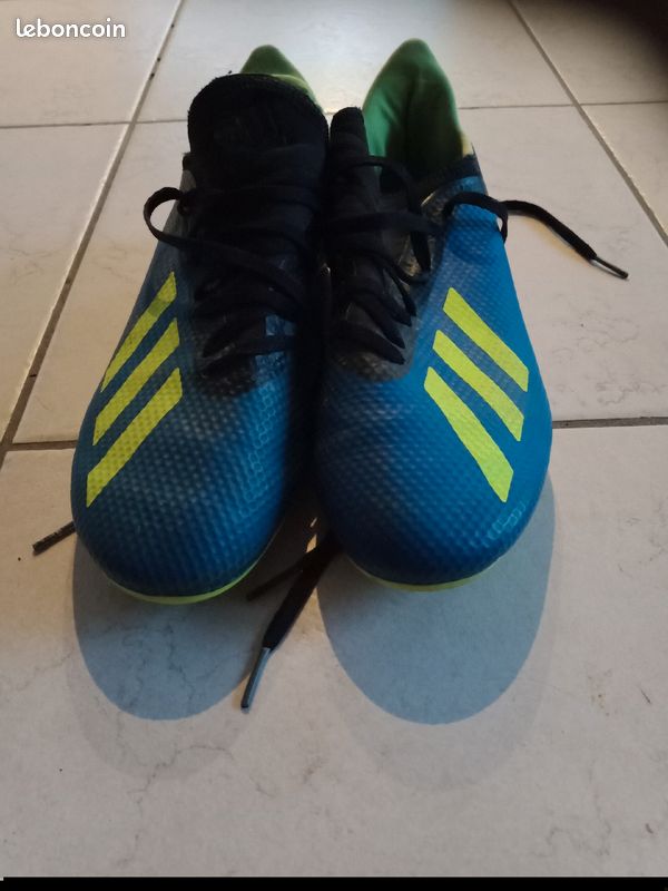 Chaussures de foot taille 39,5 (image 1)