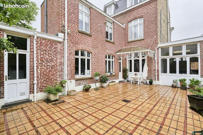Maison 8 pièces 180 m²