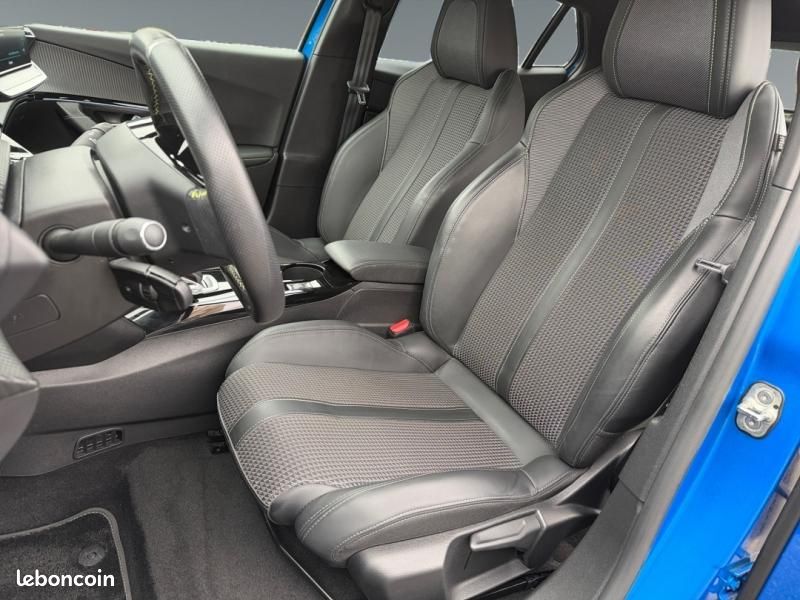 Peugeot 2008 e-2008 136ch GT (image 9)