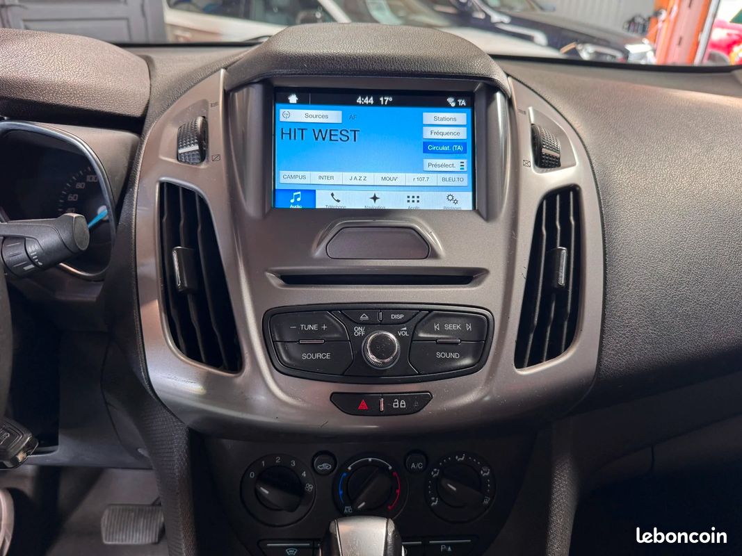FORD TRANSIT CONNECT CABINE APPROFONDIE 1.5 ECOBLUE 120 S&S BVA8 Trend CAMÉRA DE RECUL / ANDROID AUTO / ATTELAGE / ENTRETIEN COMPLET (image 26)