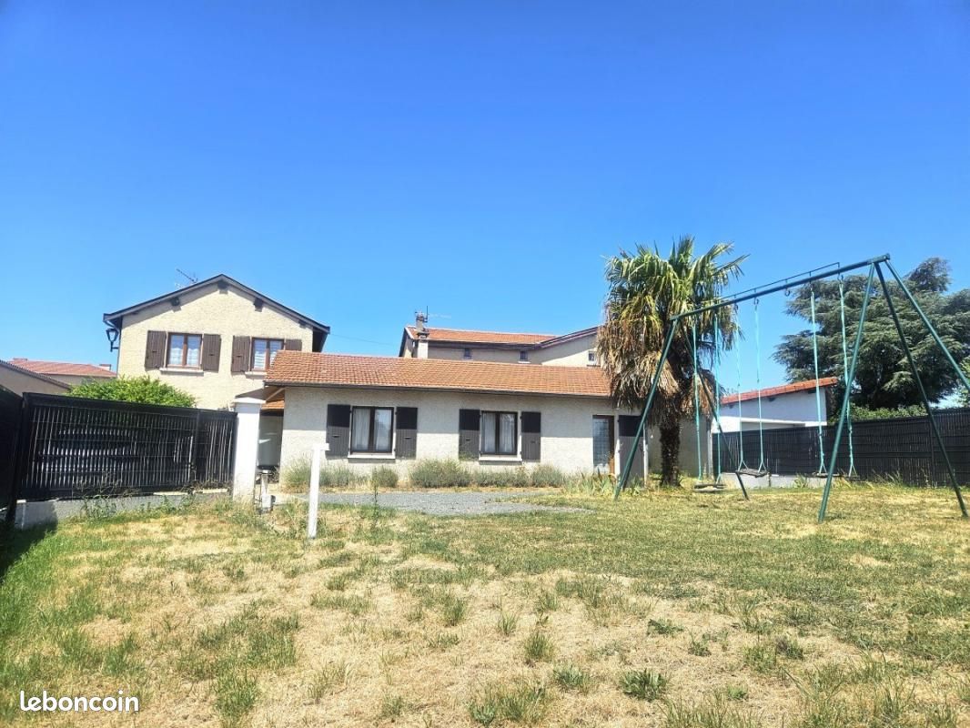 Maison 6 pièces 162 m² · à Chaponost · 162 m² · 1 600 €
