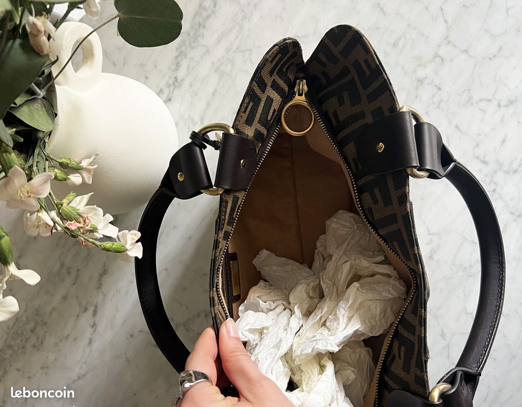 Grand Sac en Toile Zébrée et Cuir Fendi comme neuf (image 9)