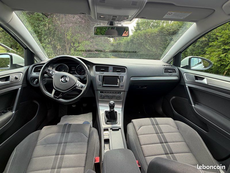 Golf VII 1.6 TDI 105 toit ouvrant, park assist (image 3)