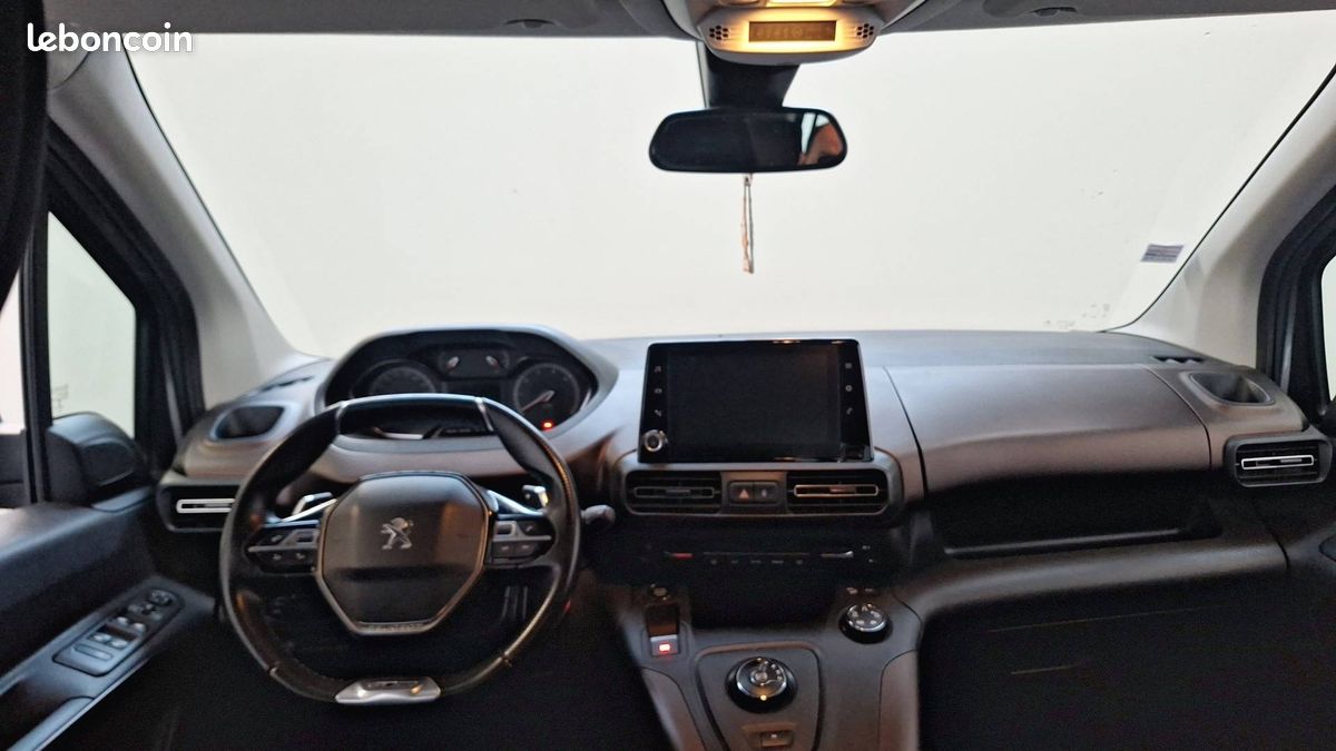 Peugeot rifter standard bluehdi 130 ss eat8 gt (image 3)