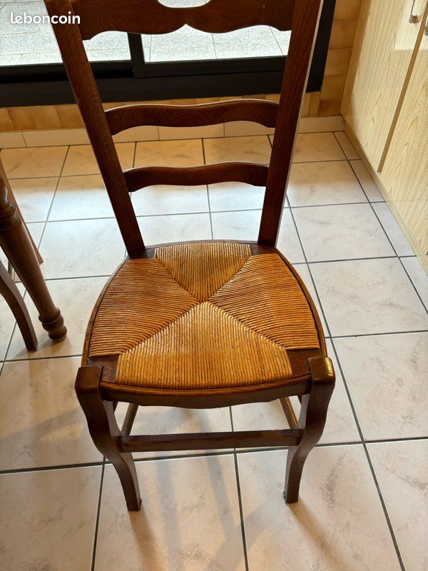 Chaises paysannes et 1 tabouret en chêne massif (image 1)