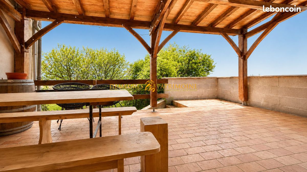 Maison 7 pièces 198 m² · à Nersac · 198 m² · 227 000 €