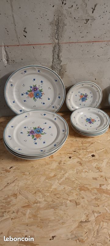Lot assiettes et petit bols (image 3)