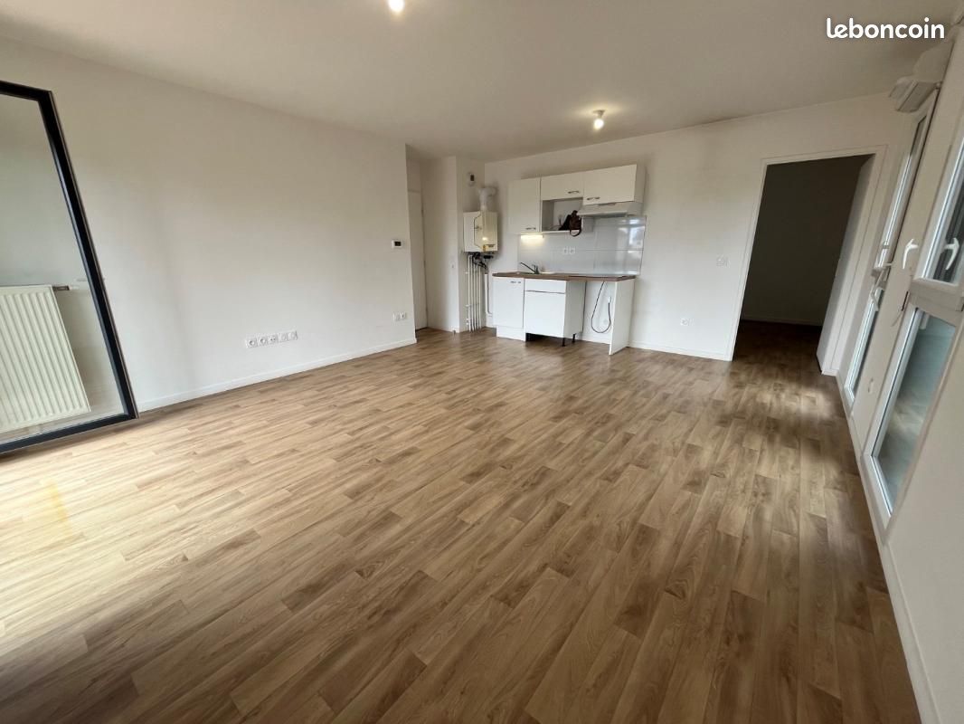Appartement 4 pièces 80 m² · à Bruyères-le-Châtel · 80 m² · 1 306 €/mois