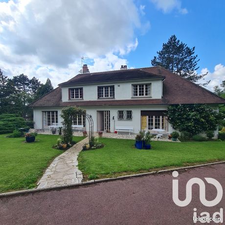 Maison 8 pièces 245 m²