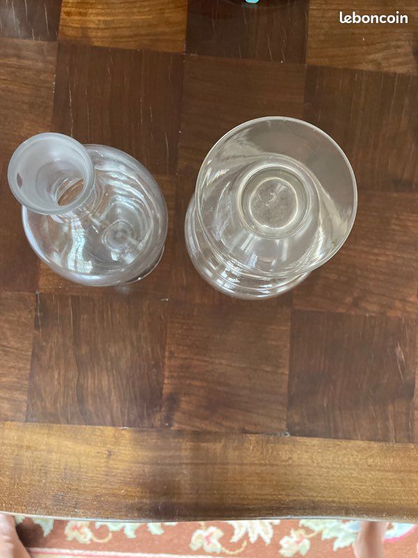 Lot de deux carafes (image 1)
