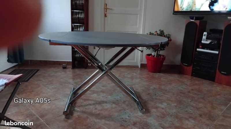 Table (image 1)