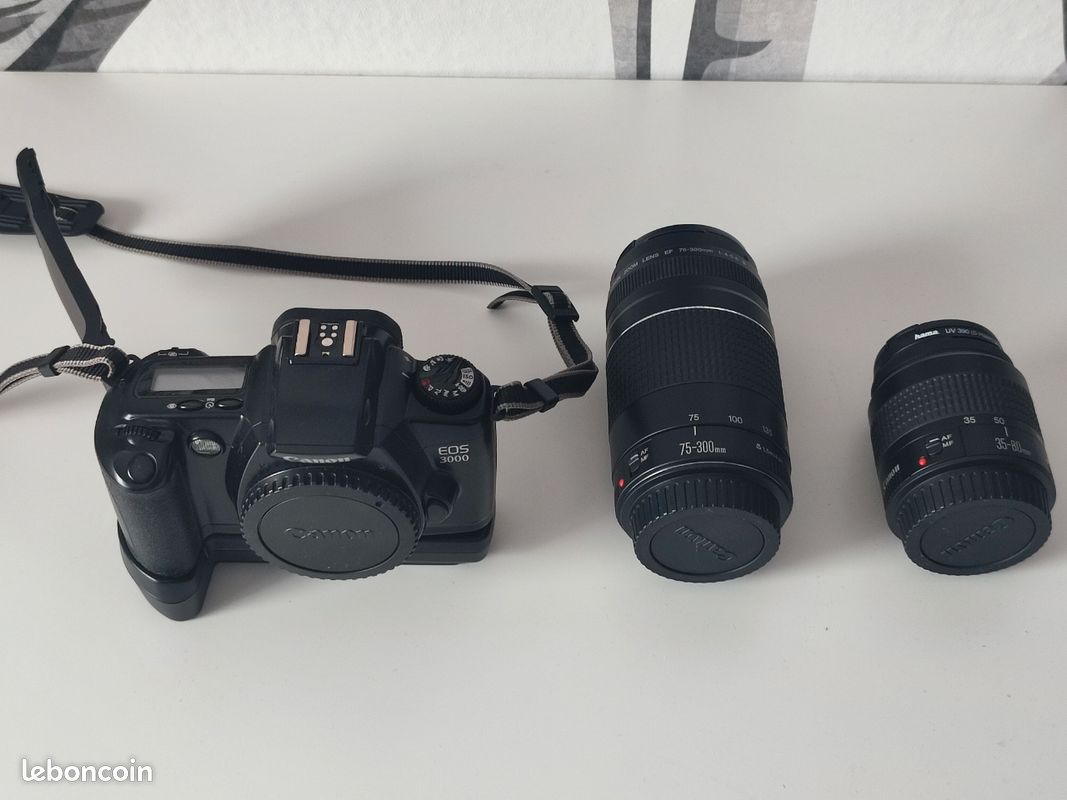 Reflex 24x36 Canon EOS 3000 + zoom 28/90 + notice - Excellent état